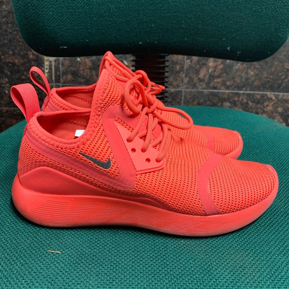 Nike running shoes size 7.5